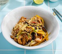 Лапша рисовая с цыпленком
