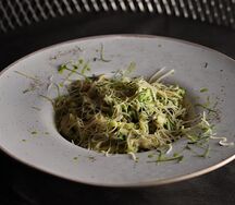 Паста с курицей и шпинатом
