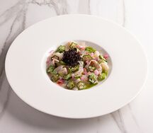 Сибас c мандарином, бамией и соусом юдзу