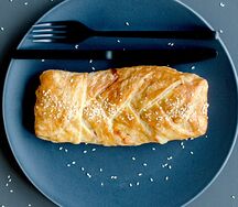 Хачапури слоёный с ветчиной из индейки