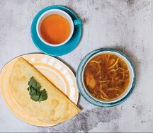 Бульон говяжий, чебурек с говядиной, сок Кампа апельсин