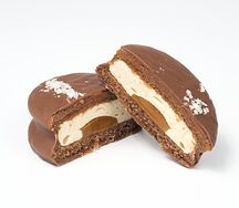 Choco Pie с солёной карамелью