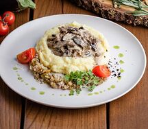 Бефстроганов с пюре