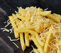 Картофель фри с пармезаном