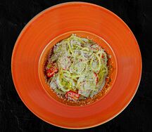 Паста со сливочным соусом и беконом
