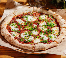 Пицца Болоньезе с соусом из мраморной говядиной