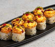 Ролл запеченный с лососем