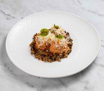 Фишболы с рисом Венеро и креветочном биском