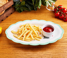 Картофель фри с кетчупом