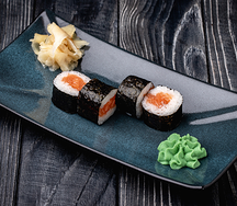 Маки ролл с лососем