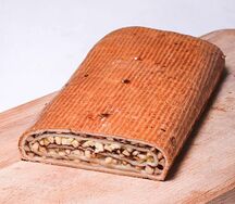 Рулет с яблоком и корицей