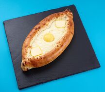 Хачапури по-аджарски 4 сыра