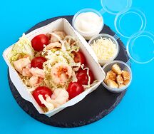 Салат Цезарь с креветками