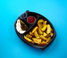 Картофель по-деревенски с салом и маринованным огурчиком