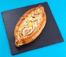 Хачапури по-аджарски с курицей