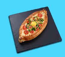 Хачапури по-аджарски с Пепперони и зелёным луком