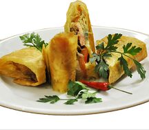 Лаваш фаршированный сыром и помидором