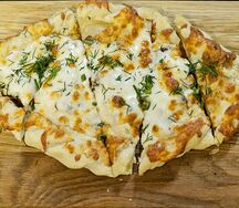 Пиде с курицей и ананасами