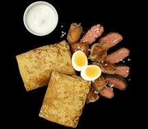 Блины с мясом и сметаной