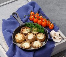 Запечённые шампиньоны с сыром сулугуни