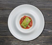 Постные голубцы с томатным лечо и сметаной