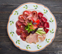 Мясная тарелка