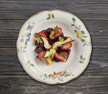 Салат с вяленой свеклой и артишоком