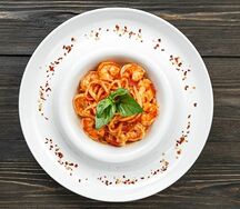 Паста с тигровыми креветками