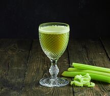 Свежевыжатый сок сельдерея