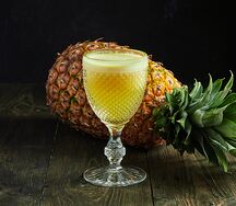 Свежевыжатый ананасовый сок