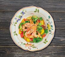 Салат с теплыми лангустинами