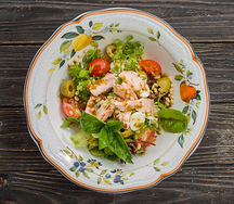 Салат из семги горячего копчения