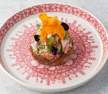 Френч-тост с северной креветкой и крабом