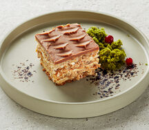 Фундучное безе с кремом из белых грибов