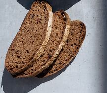 Ржаной хлеб на закваске с клюквой