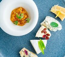 Сыры с вареньем из морошки