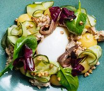 Салат с печенью трески и авокадо