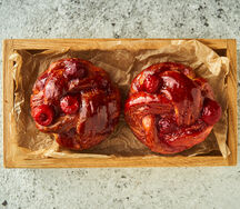 Скандинавская булочка Краффин с малиной