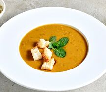 Супчик с чечевицей и сухариками
