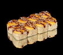 Ролл с жареным лососем и крабом (запеченный)