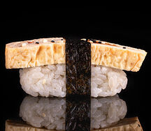 Суши с японским омлетом