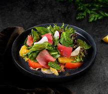 Салат с тунцом