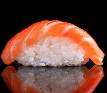 Суши с лососем