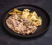 Бефстроганов с пюре