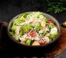 Салат Цезарь с курицей