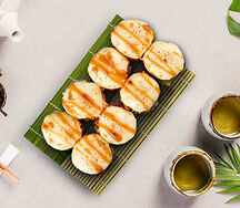 Горячий ролл с крабом и сыром моцарелла