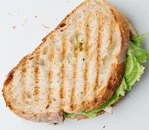 Сэндвич на тартине с ветчиной