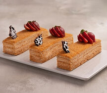 Пирожное Медовик