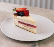 Пирожное Бисквитно-ягодное