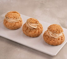 Пирожное Заварное с кремом фисташка